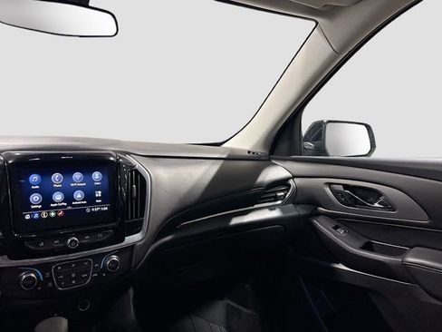 Used 2021 Chevrolet Traverse LT FWD image 24