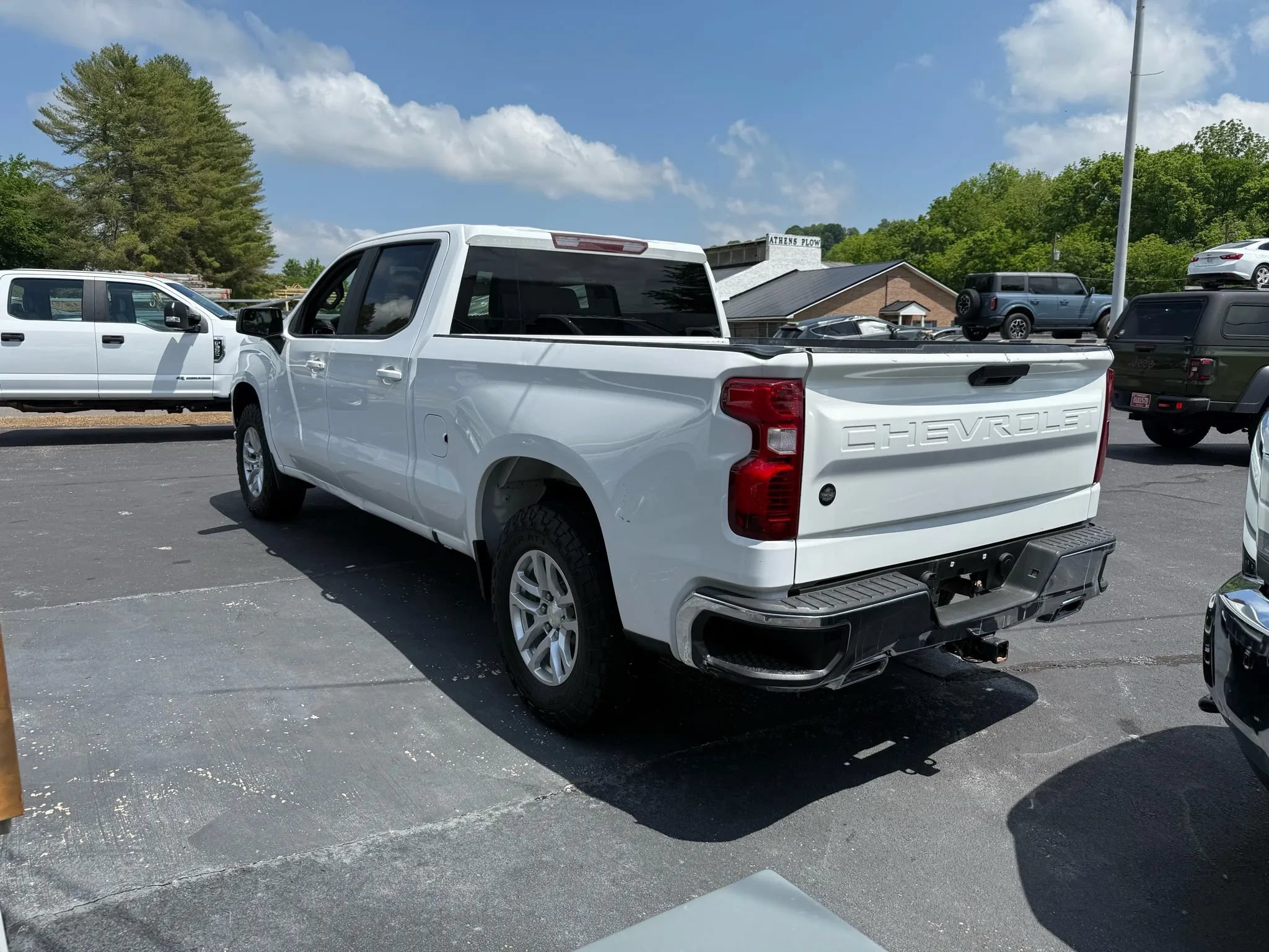 Used 2019 Chevrolet Silverado 1500 LT w/ Z71 Off-Road Package AWD/4WD image 3
