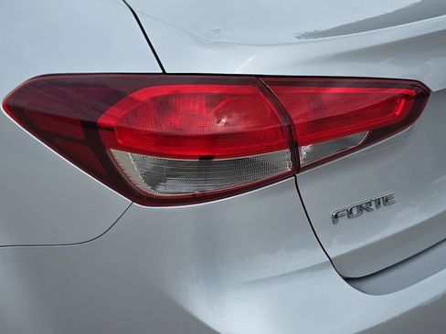 Used 2018 Kia Forte LX FWD image 33