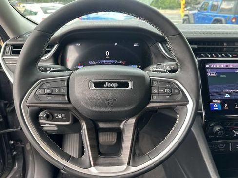Used 2023 Jeep Grand Cherokee Limited AWD/4WD image 27