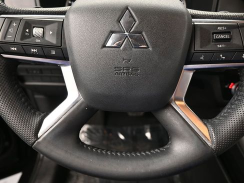 Used 2022 Mitsubishi Outlander SE image 33