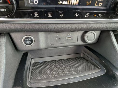 Used 2023 Nissan Rogue SV FWD image 35