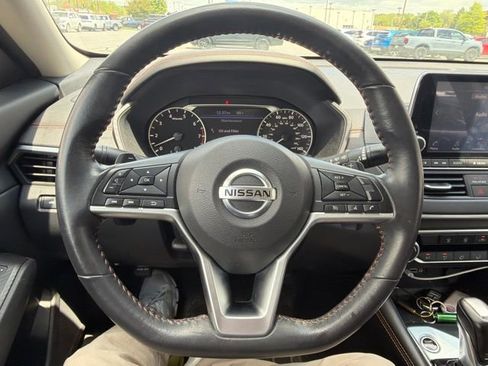 Used 2022 Nissan Altima 2.5 SR FWD image 10
