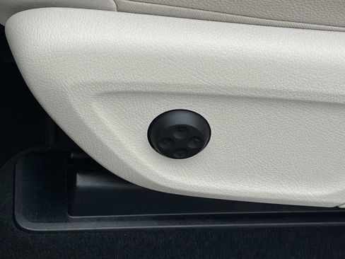 Certified 2025 Mercedes-Benz GLE 350 4MATIC image 21