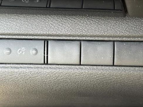 Used 2025 Nissan Pathfinder S AWD/4WD image 13