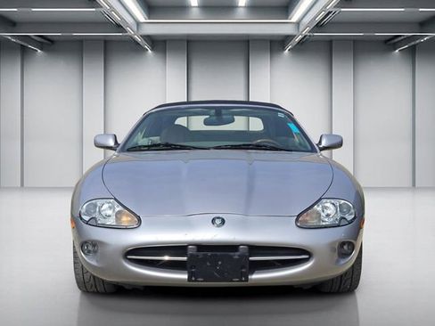 Used 2000 Jaguar XK8 Convertible image 2