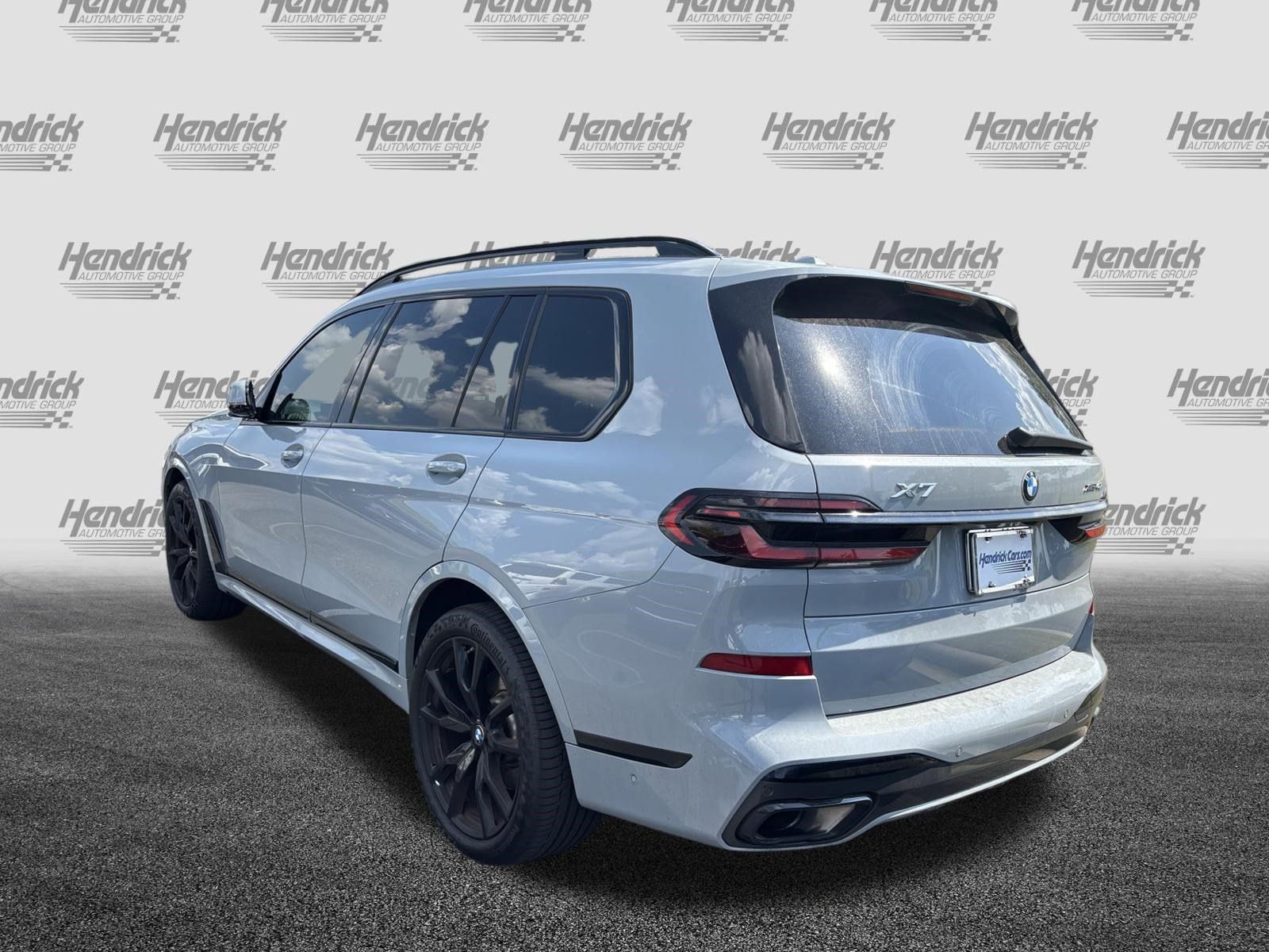 Certified 2024 BMW X7 xDrive40i w/ M Sport Package AWD/4WD image 8
