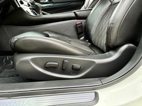 Used 2023 Nissan Maxima SR w/ Sport Mat Group image 15