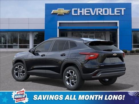 New 2026 Chevrolet Trax LT w/ Driver Confidence Package FWD image 3