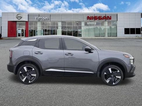 New 2026 Nissan Kicks SR FWD image 8