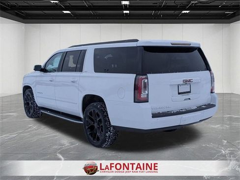 Used 2018 GMC Yukon XL SLT w/ Premium Edition image 3