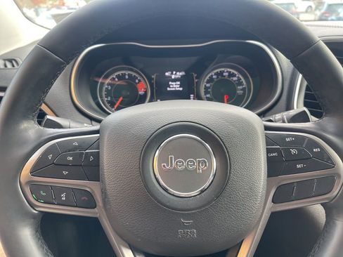 Used 2021 Jeep Cherokee Latitude Plus image 9