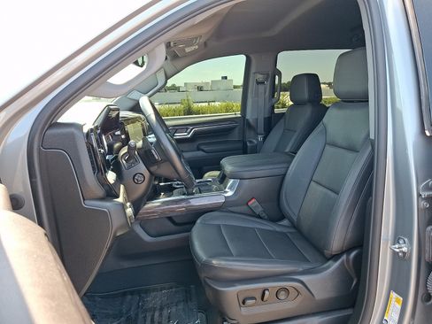 Used 2023 Chevrolet Silverado 1500 LTZ AWD/4WD image 13