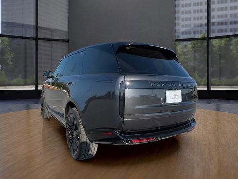 New 2025 Land Rover Range Rover Long Wheelbase SE image 7
