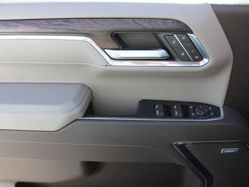 Used 2025 GMC Sierra 1500 SLT image 34