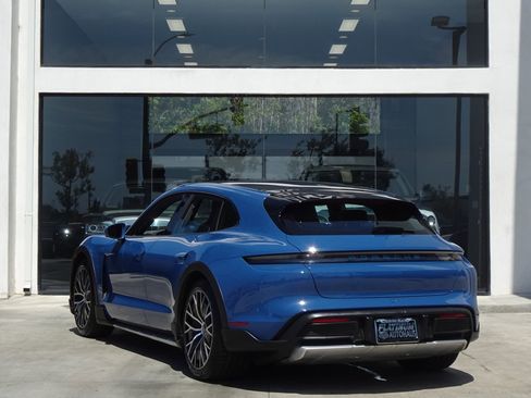 Used 2022 Porsche Taycan 4 Cross Turismo image 4