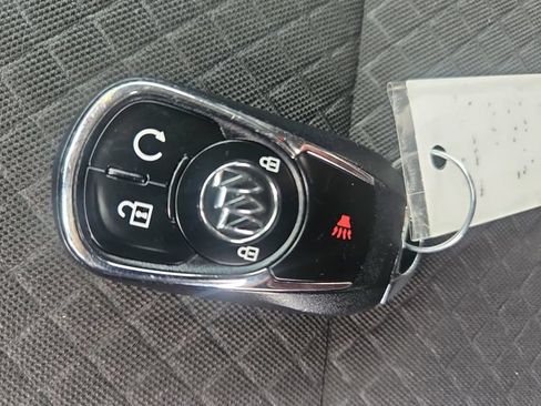 Used 2022 Buick Encore Preferred FWD image 29