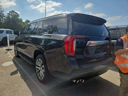 Used 2022 GMC Yukon XL Denali AWD/4WD image 4