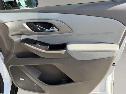 Used 2019 Chevrolet Traverse LT w/ LT Premium Package FWD image 15