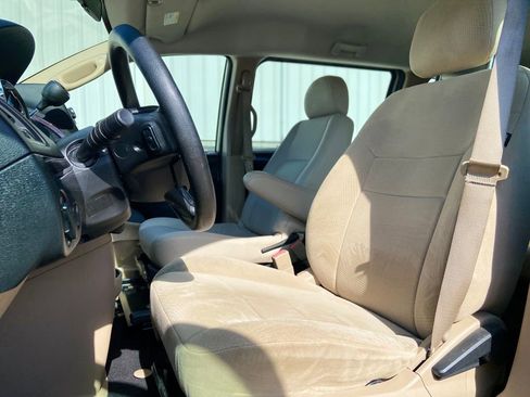 Used 2013 Dodge Grand Caravan American Value Package FWD image 12