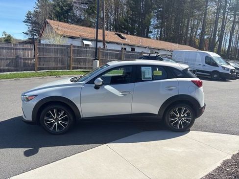 Used 2017 MAZDA CX-3 Touring w/ Premium Package AWD/4WD image 4