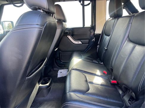 Used 2016 Jeep Wrangler Unlimited Sahara w/ Max Tow Package image 7