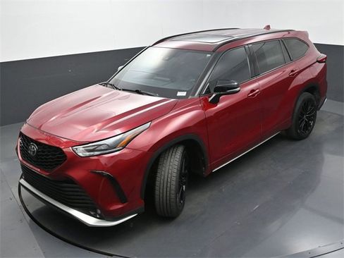 Used 2023 Toyota Highlander XSE image 34