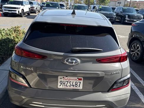 Used 2023 Hyundai Kona SEL FWD image 2
