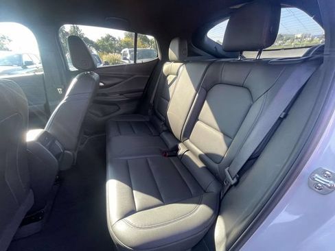 Used 2025 Buick Envista Sport Touring w/ Convenience I Package FWD image 13
