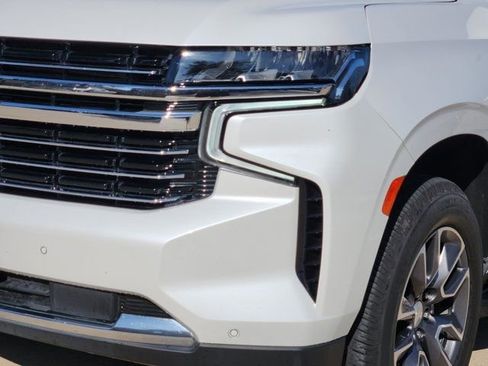 Used 2022 Chevrolet Tahoe LT w/ Luxury Package image 17