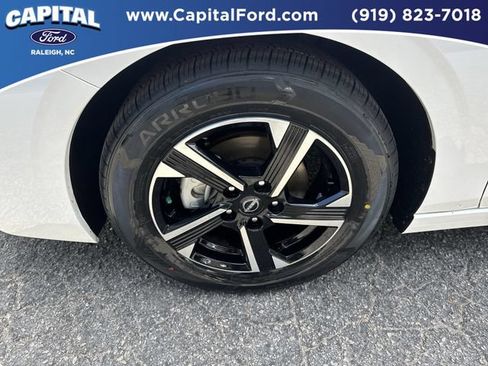 Used 2024 Nissan Sentra SV FWD image 12