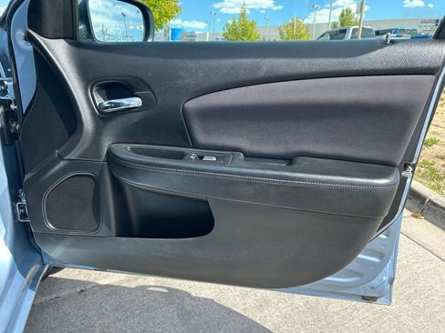 Used 2012 Chrysler 200 Touring w/ Sun/Sound Group image 28