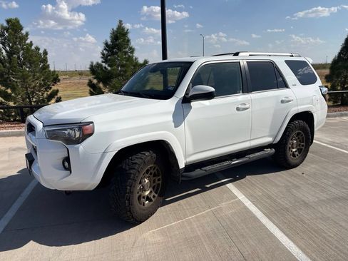Used 2021 Toyota 4Runner SR5 AWD/4WD image 8