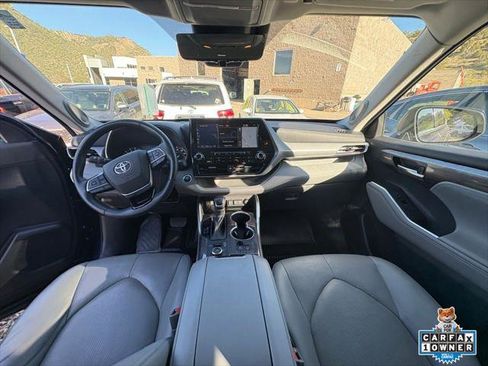 Certified 2021 Toyota Highlander Platinum AWD/4WD image 4