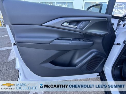 New 2026 Chevrolet Equinox EV LT image 15