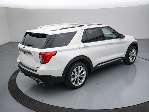 Certified 2023 Ford Explorer Platinum w/ Technology Package AWD/4WD image 5
