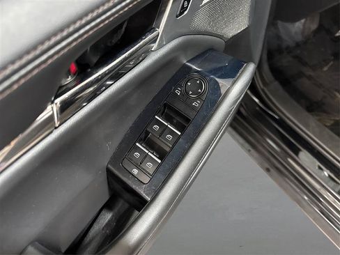 Used 2021 MAZDA MAZDA3 s image 32