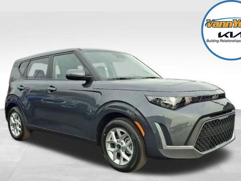 New 2025 Kia Soul LX w/ LX Technology Package image 1