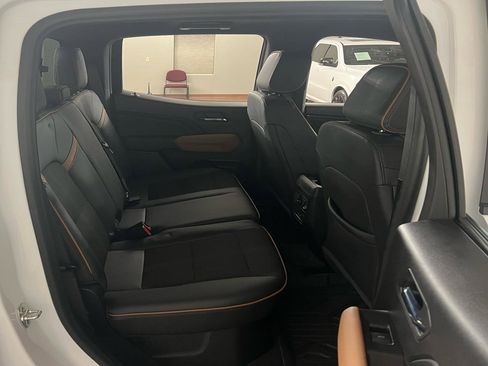 Used 2024 GMC Canyon AT4 w/ Technology Package image 29