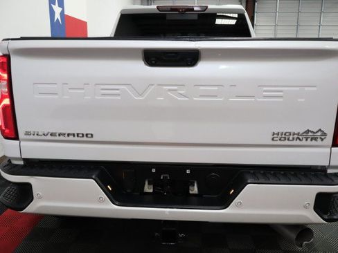 Used 2020 Chevrolet Silverado 2500 High Country w/ Technology Package AWD/4WD image 33