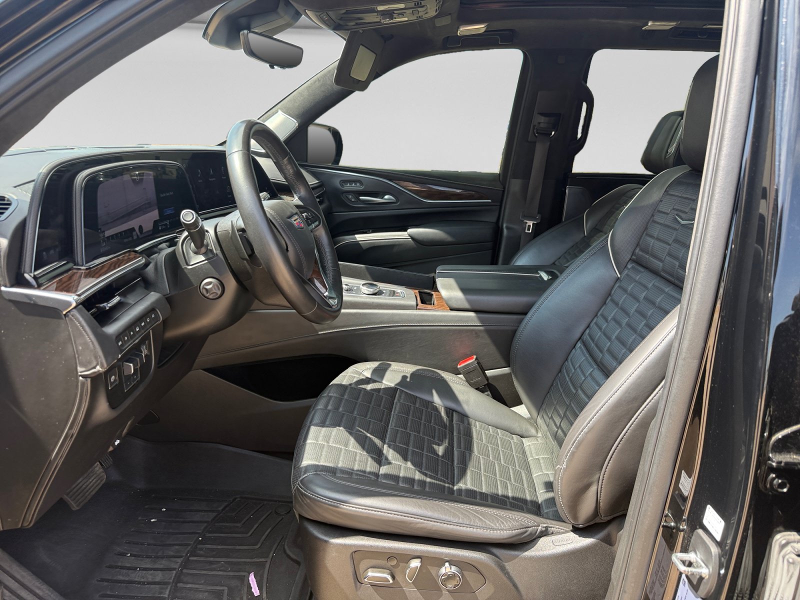 Used 2022 Cadillac Escalade Sport Platinum AWD/4WD image 24