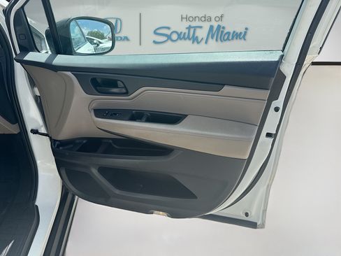Certified 2018 Honda Odyssey EX image 31