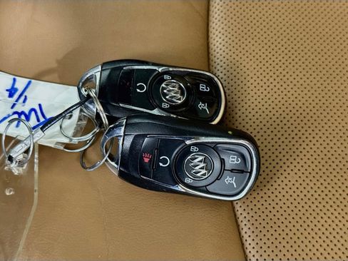 Used 2018 Buick Enclave Premium AWD/4WD image 37