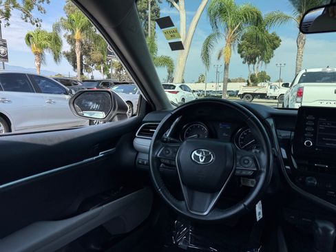 Used 2022 Toyota Camry SE FWD image 23