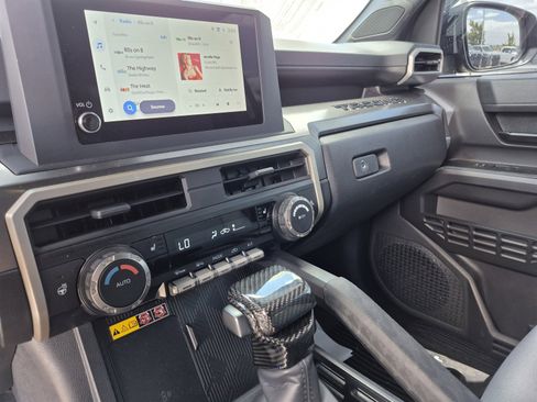 Used 2025 Toyota Tacoma SR5 AWD/4WD image 11