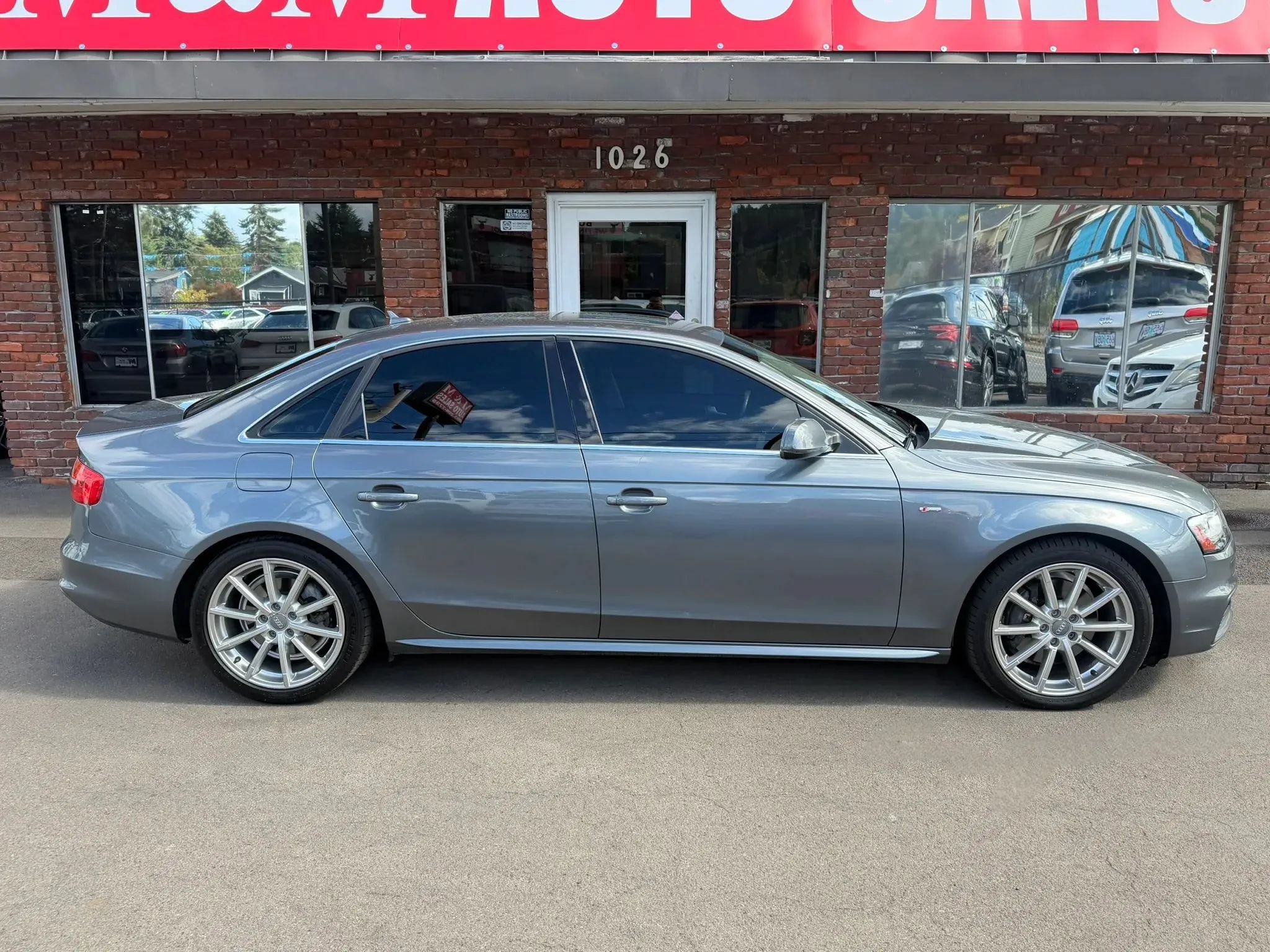 Used 2015 Audi A4 2.0T Premium Plus w/ Technology Package AWD/4WD image 2
