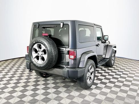 Used 2018 Jeep Wrangler Sahara w/ Connectivity Group AWD/4WD image 10