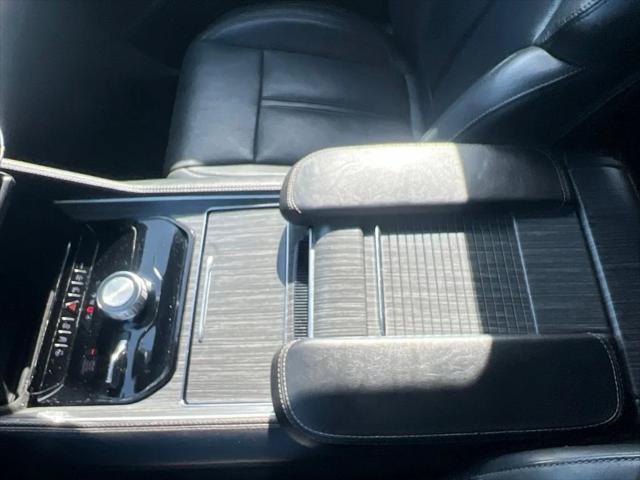 Certified 2024 Jeep Wagoneer L Series II w/ Flexible Seating Group AWD/4WD image 51