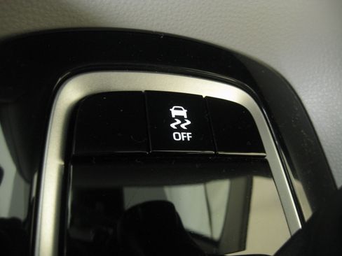 Used 2025 Toyota Corolla LE image 16