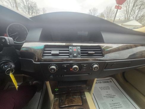 Used 2006 BMW 530xi Sedan image 13